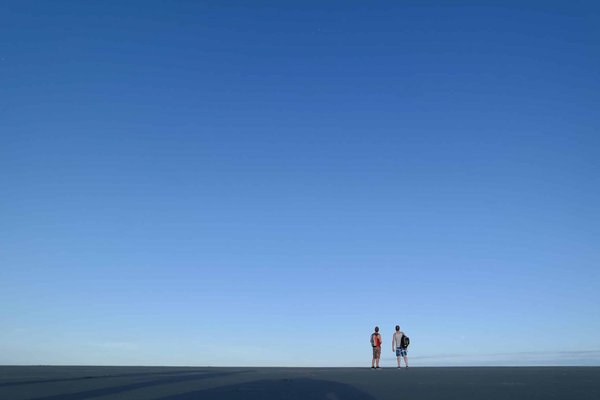 Quels sont les conseils pour une approche minimaliste de la garde-robe ?